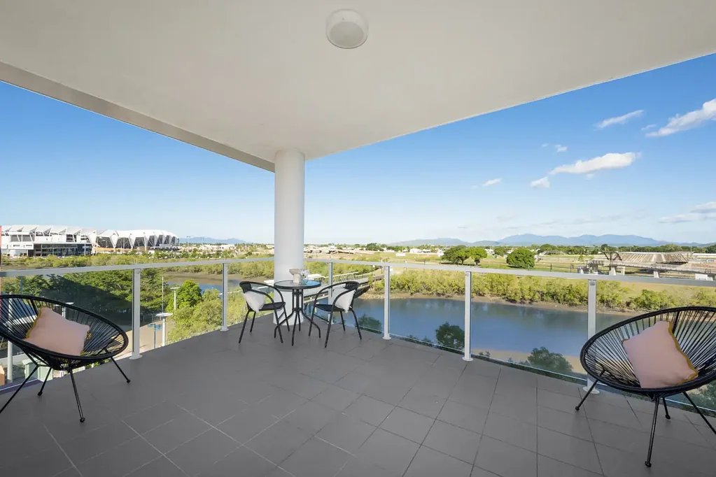 Townsville City 3 Bedroom Prime riverfront location makes this the ideal investment property.