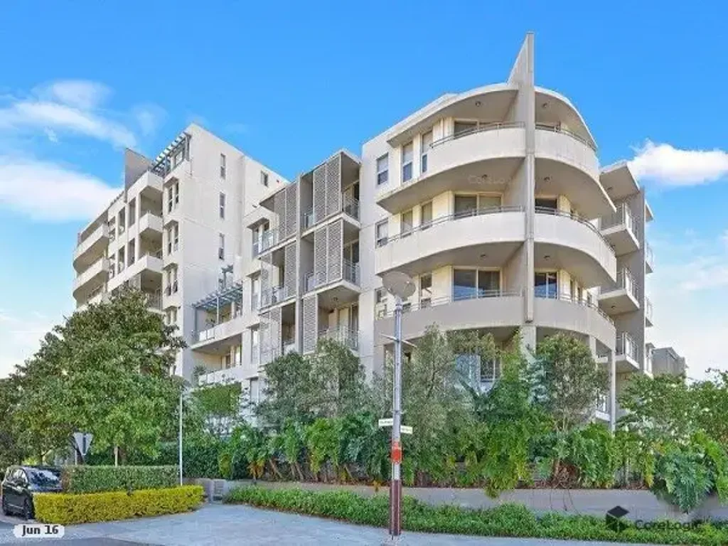 RESORT STYLE LIVING!