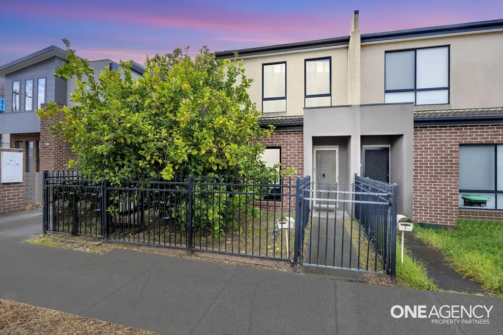 2/140 Cuthbert Street, Broadmeadows, VIC 3047