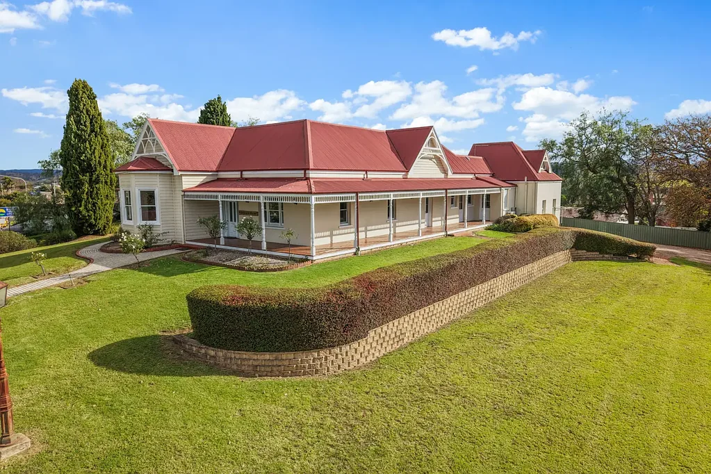 Bega 5ਬੈੱਡਰੂਮ One of Bega's Most Iconic Homes