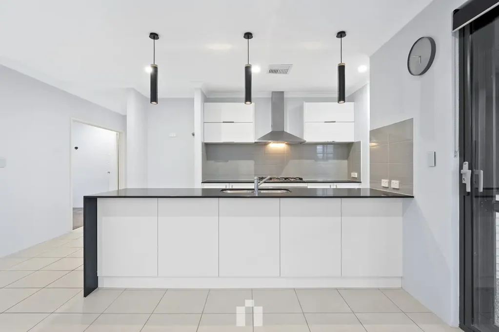 Stylish & Spacious Family Home in Prime Calleya Estate Location