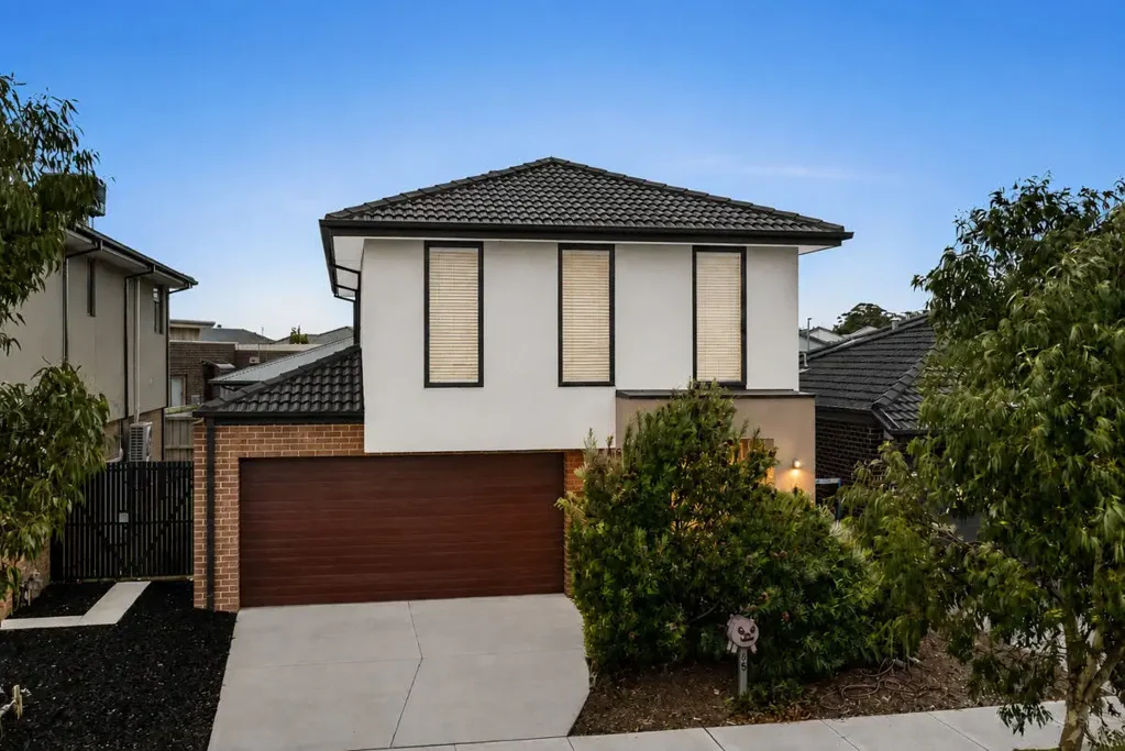 Clyde North 4 Bedroom Modern Living in Prestigious Clyde Springs Estate