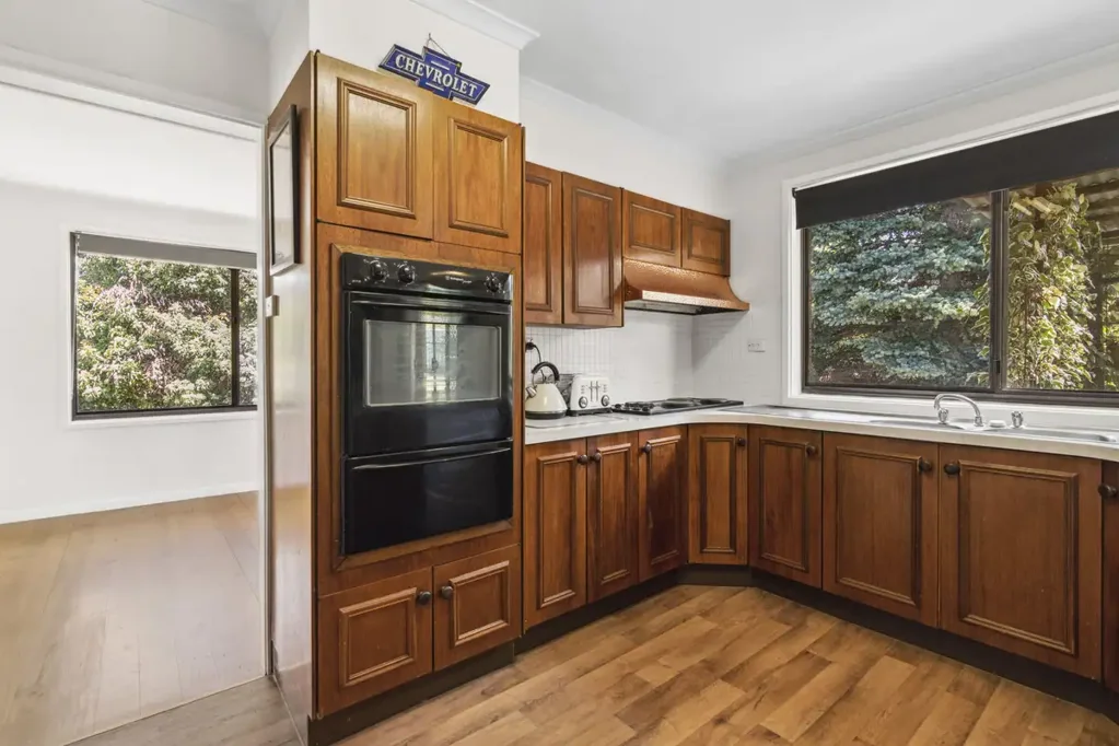 Cooma 4 Bedroom Charming, Private And Secure