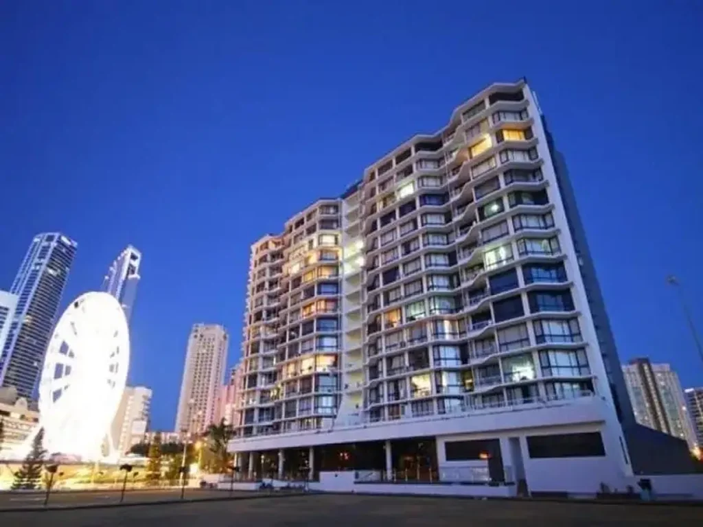 Surfers Paradise 2 Bedroom 2 Bedroom Central surfers paradise  Great long term tennat  $800 P.W