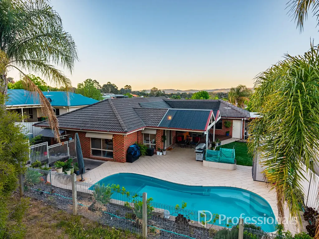 7 Inverness Street, West Wodonga, VIC 3690