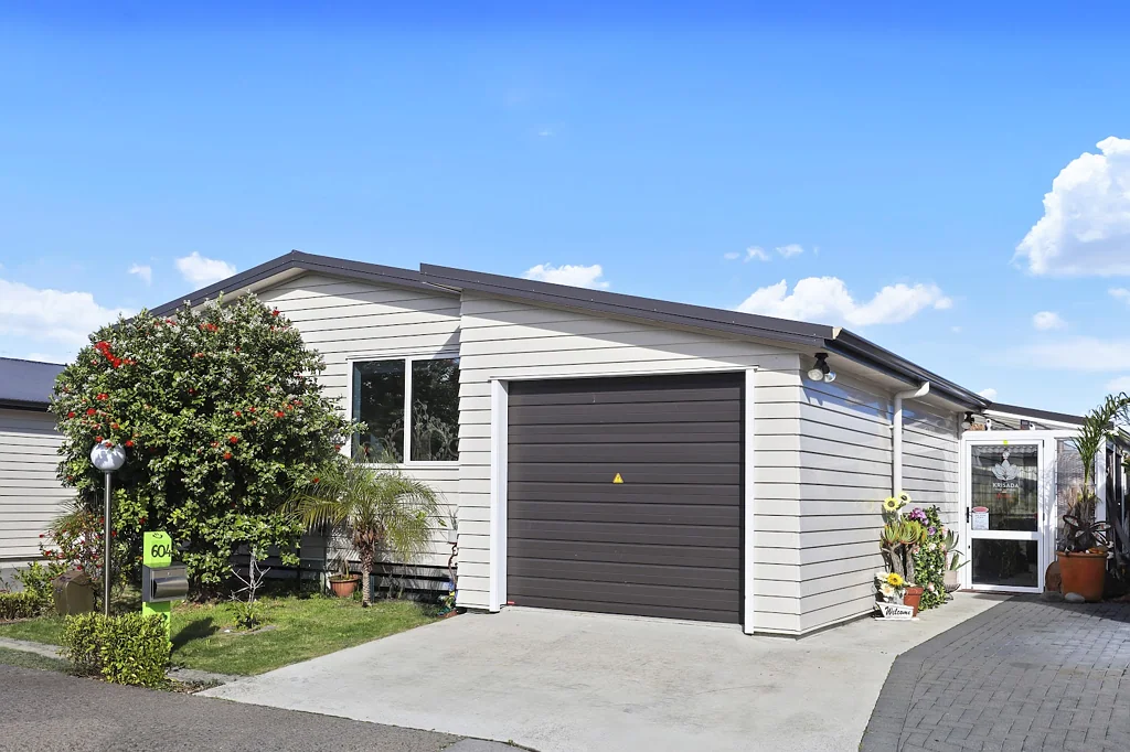Papamoa 2房  Patio & Privacy
