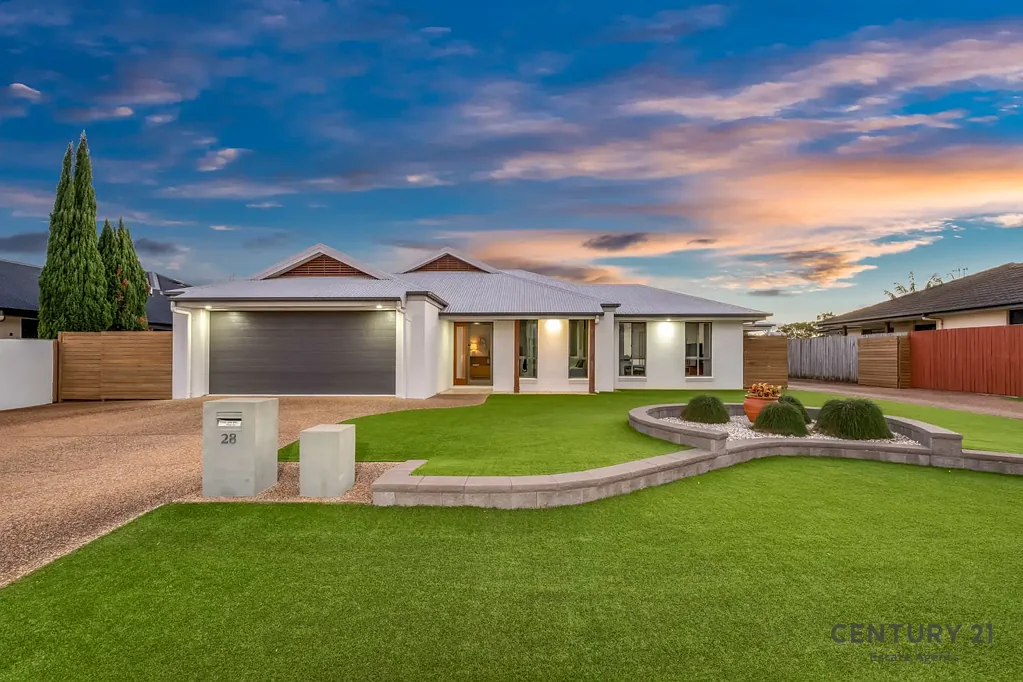 Kalkie 5બેડરૂમ MODERN FAMILY ENTERTAINER ON 825m² WITH SHED, SOLAR & PREMIUM EXTRAS