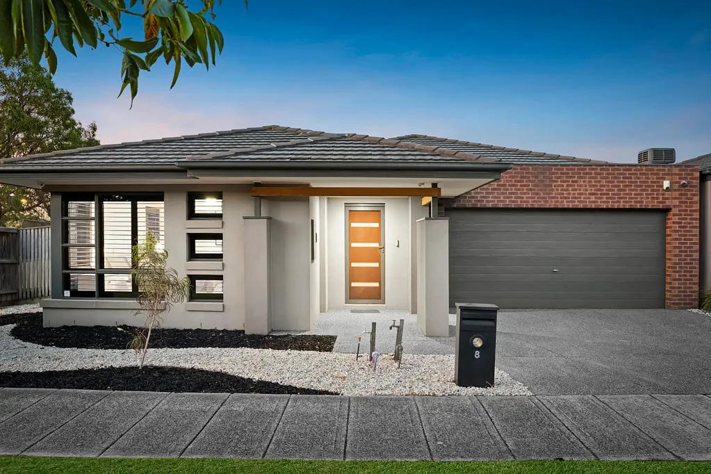 8 Zinnober Gardens, Epping, VIC 3076
