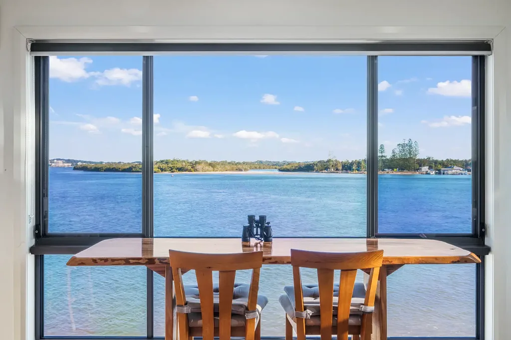 Port Macquarie 4 Bedroom Take a Seat to the Ultimate View-River Blues to Midnight Hues
