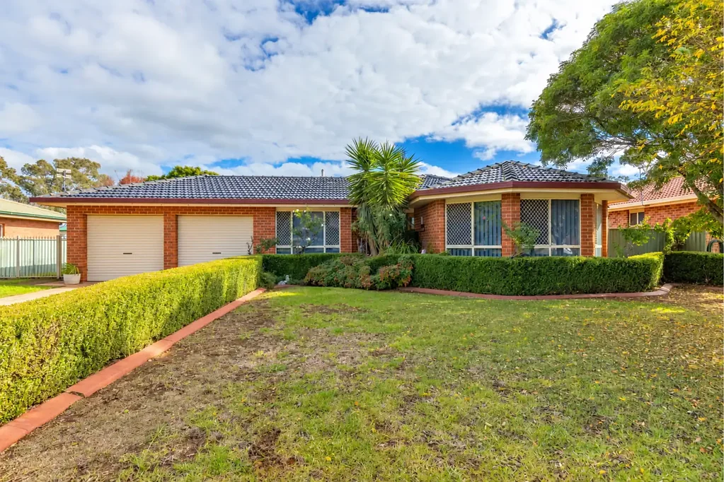 Dubbo 4Moenga Spacious Family Home in Yarrawonga Estate