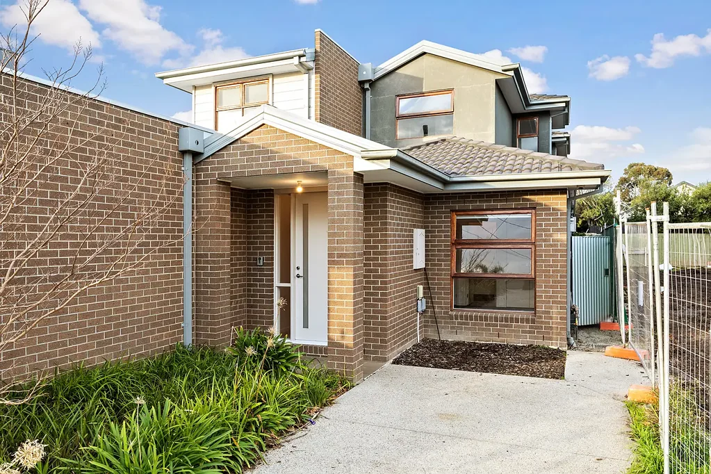 Low maintenance living in a prime location