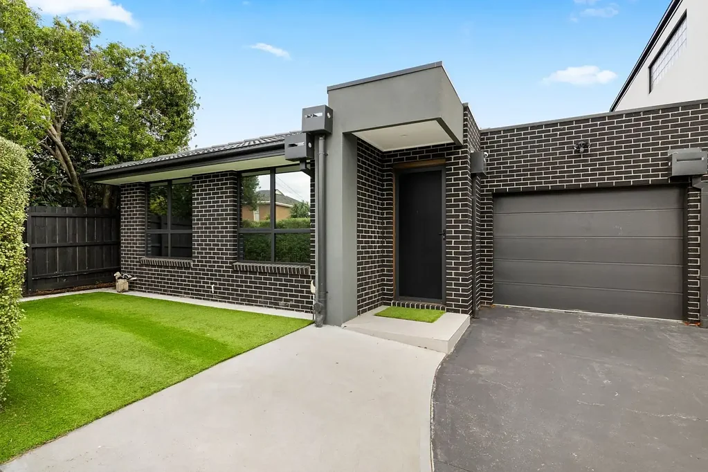Wantirna 3 Bedroom Modern Single-Level Living with Its Own Title