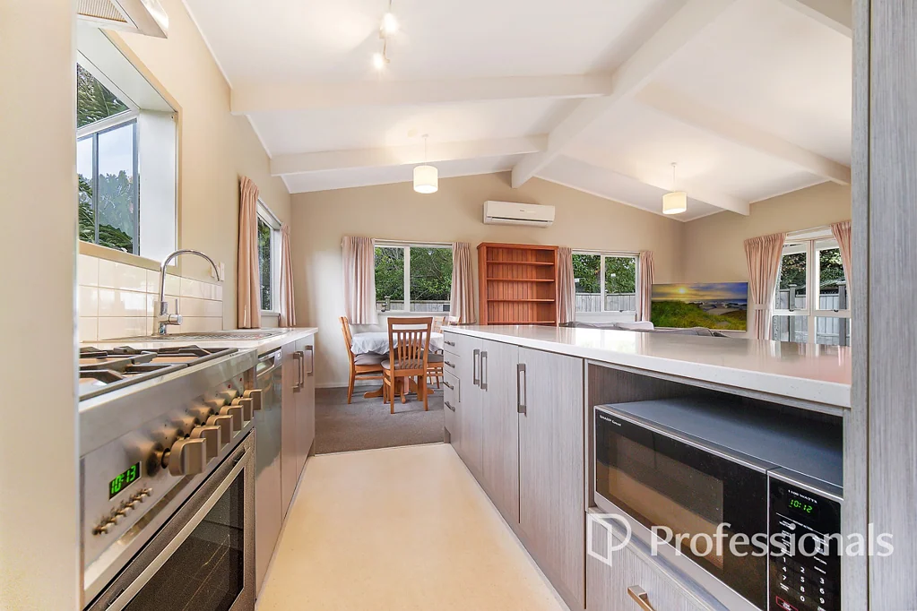 Charming Pt Chevalier Living in Premier Location