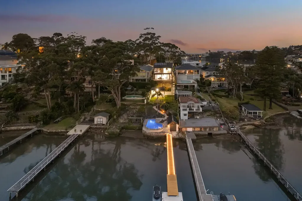63 Kangaroo Point Road, Kangaroo Point, NSW 2224