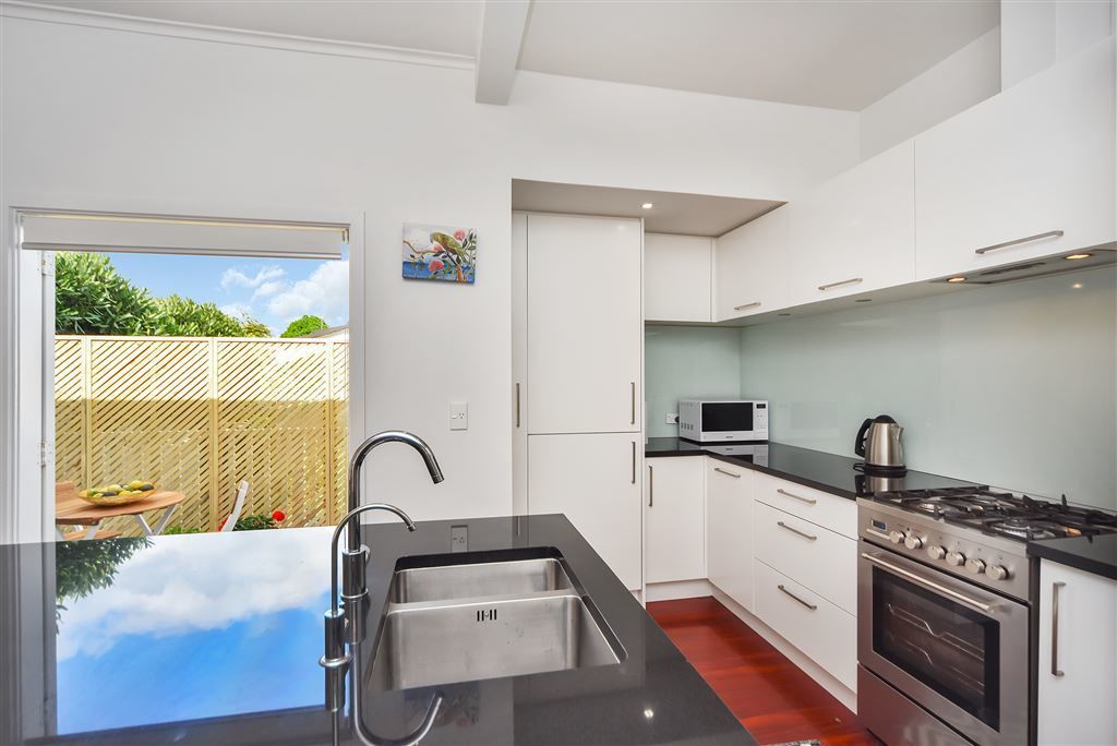 1/15 Wicklow Road, Narrow Neck, Auckland - North Shore, 2房, 1浴