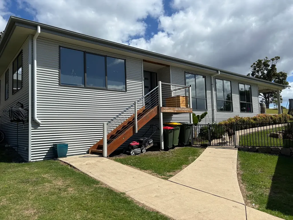 Mallacoota 3બેડરૂમ Nothing to do but move in.