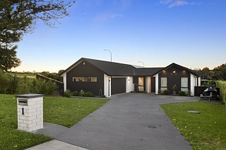 1 Rongoa Maori Way, Pukekohe, Franklin District