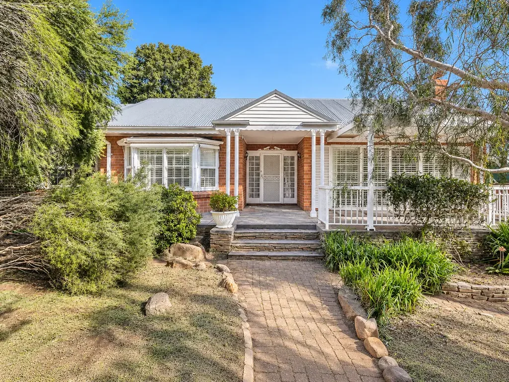 THREE BEDROOM FAMILY HOME