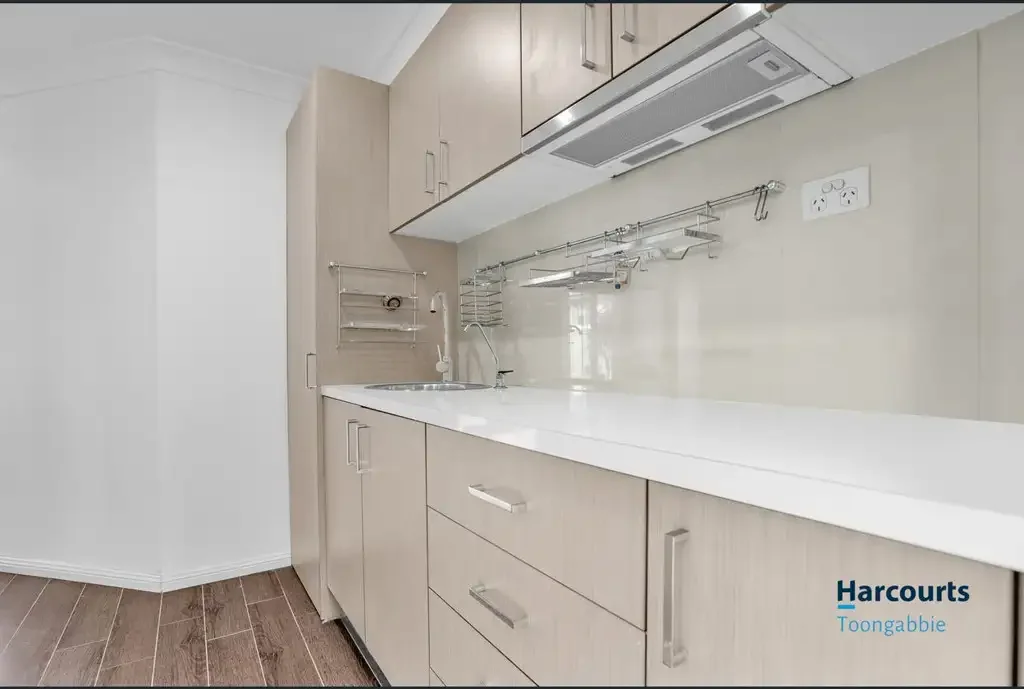 Immaculate 1 Bedroom Granny Flat - Water Included in Rent!