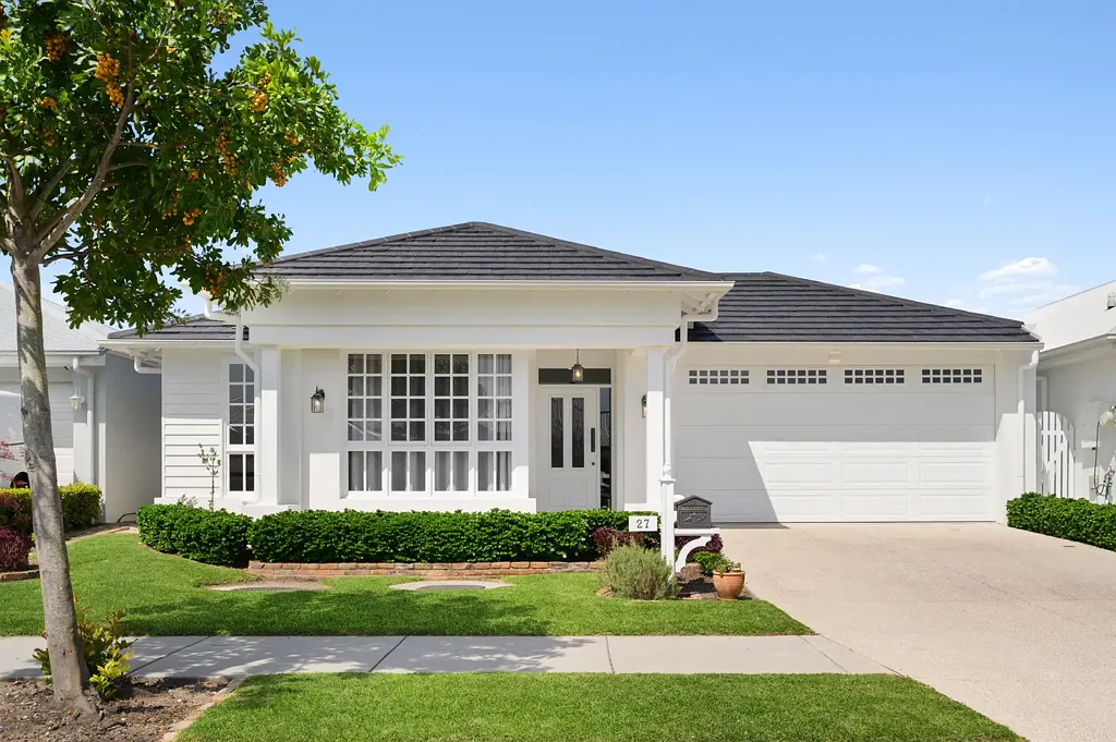 27 Hamilton Drive, Jacobs Well, QLD 4208