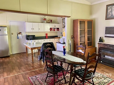 Kusina - 4 Oak Avenue, Casterton, VIC 3311