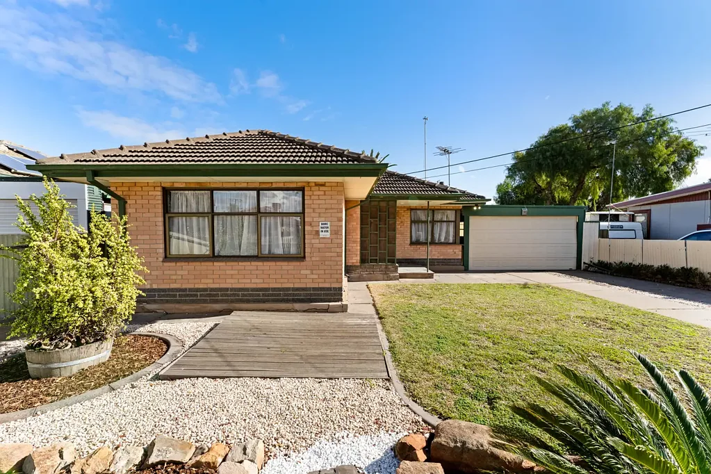 Osborne 3房  Solid Brick Family Home with Pool, Studio & Outstanding Future Potential