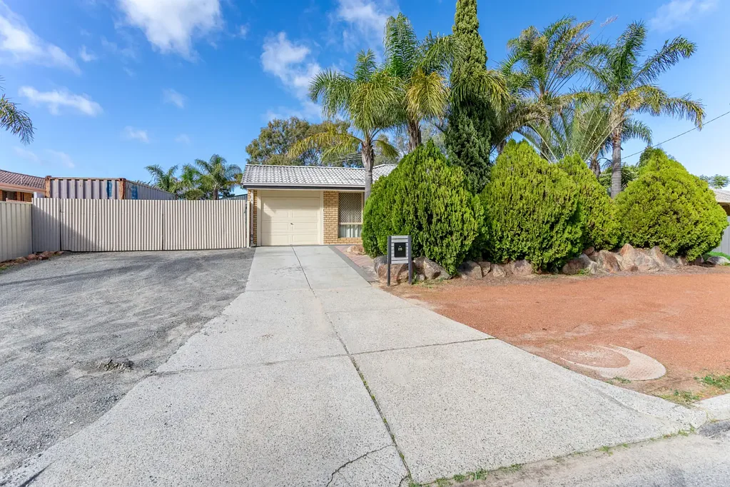 26 Powell Crescent, Brookdale, WA 6112