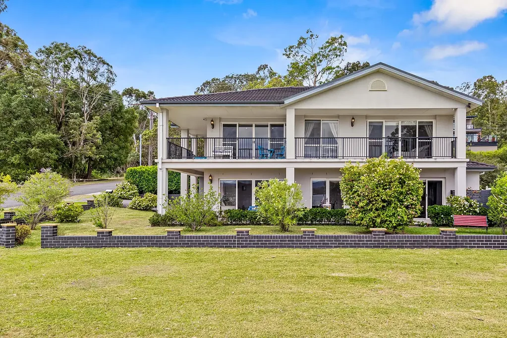 2 Prospect Avenue, Bolton Point, NSW 2283