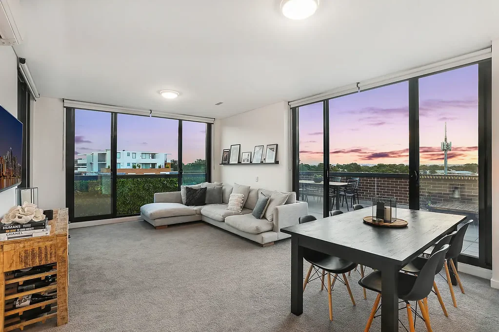 Botany 2Kwarto Penthouse-Style Residence with Oversized Terrace &  City Views