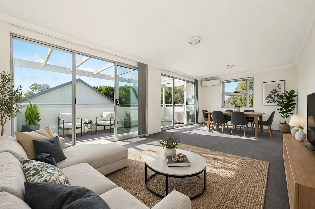 North-East Facing 2-Bed Apartment with Parking & Storage in Botany