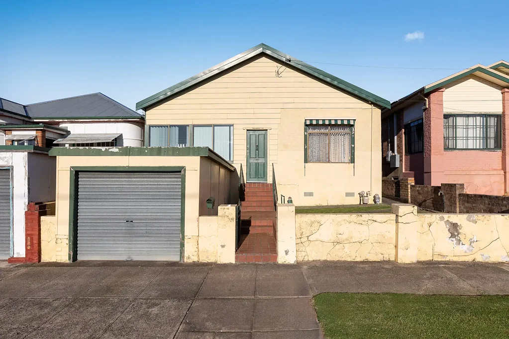 98 Martini Parade, Lithgow, NSW 2790