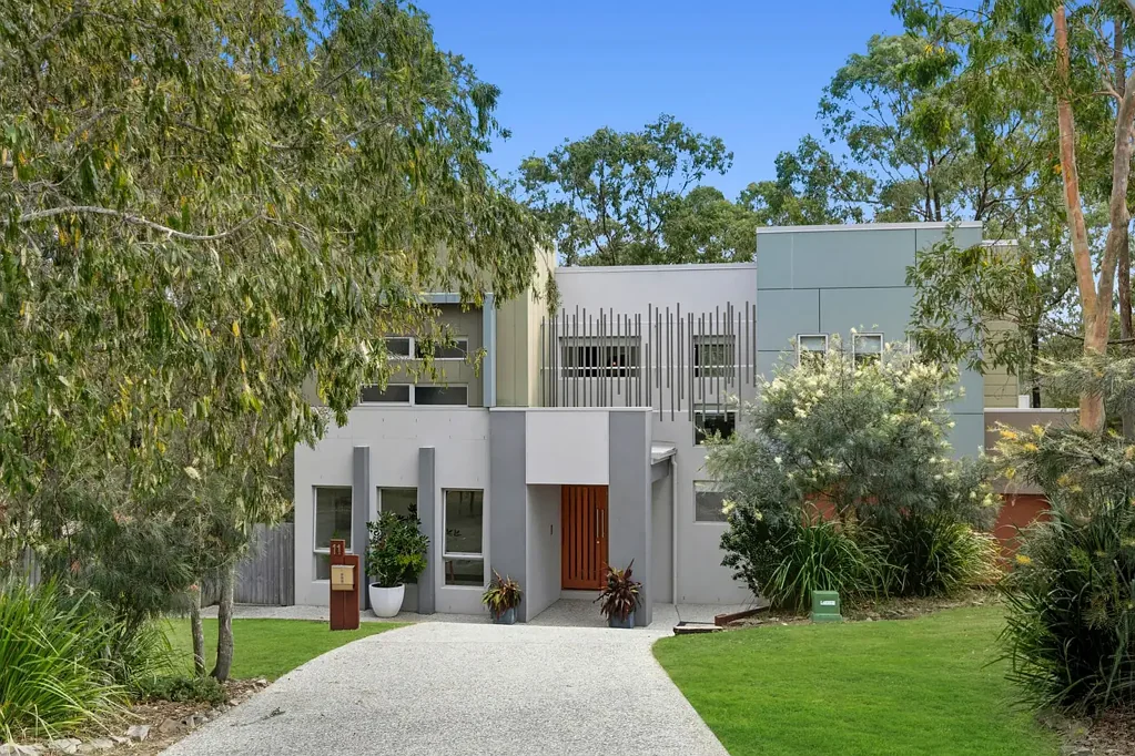 11 Ironbark Street, Carindale, QLD 4152