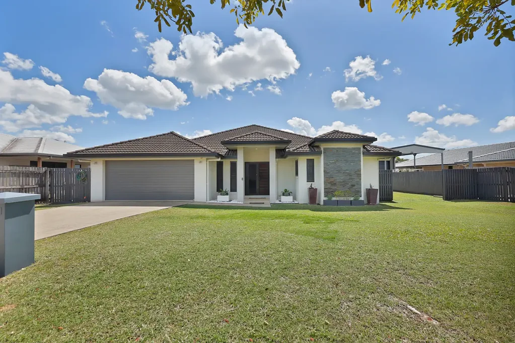 Marian 4Kwarto Spacious Family Living with Shed, Solar & Exceptional Entert