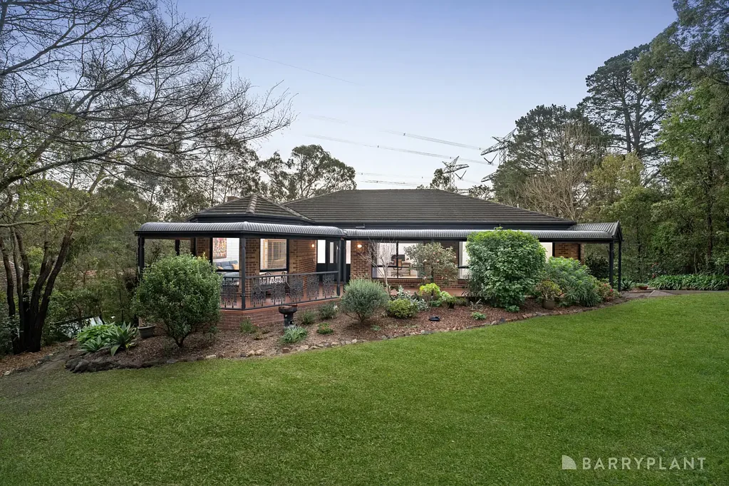 Donvale 4Moenga Expansive Family Entertainer Amid Tranquil Surrounds