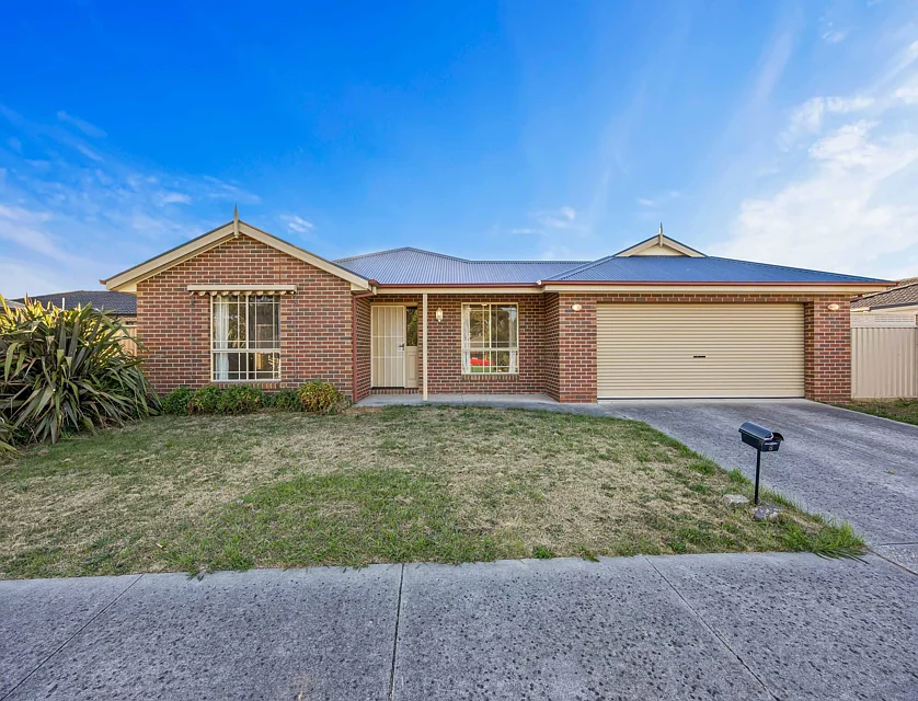 8 Mountview Drive, Sebastopol, Ballarat, 4 Bedrooms, 2 Bathrooms, House