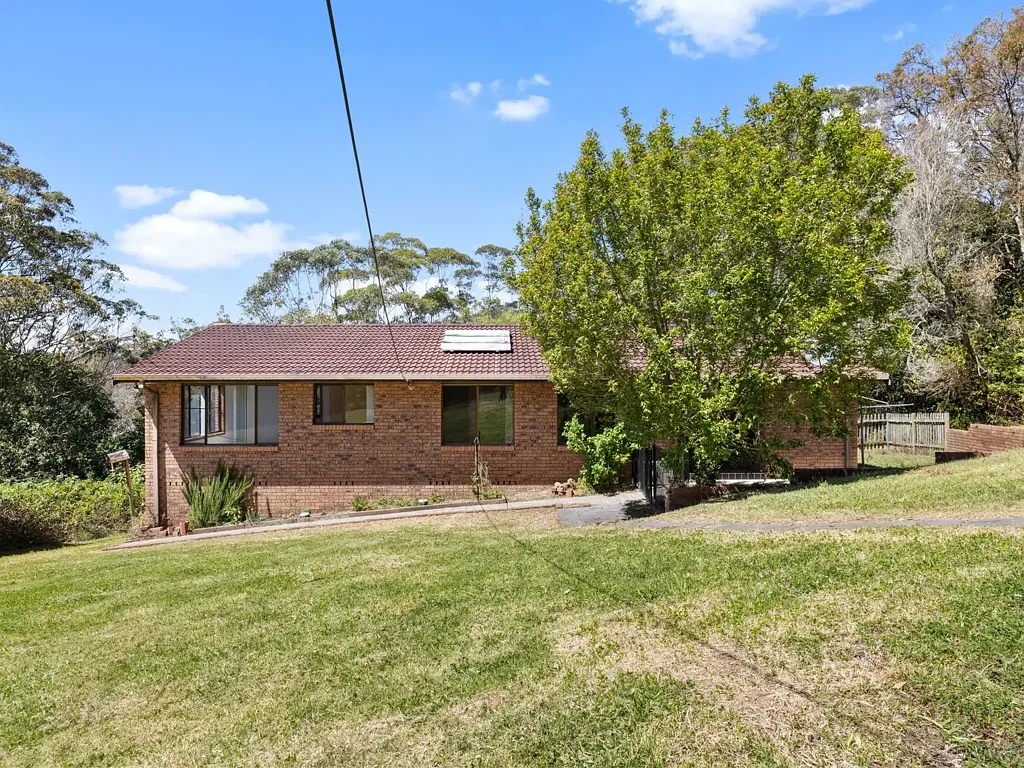 Charming 4 Bedroom House in Ourimbah - A Gem of Comfort and Convenience!