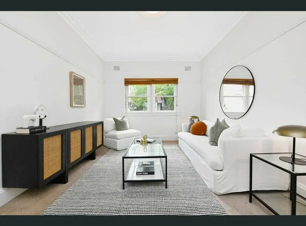 Sunny Art Deco Apartment with Leafy Outlook – Just a Stroll to Bondi Junction