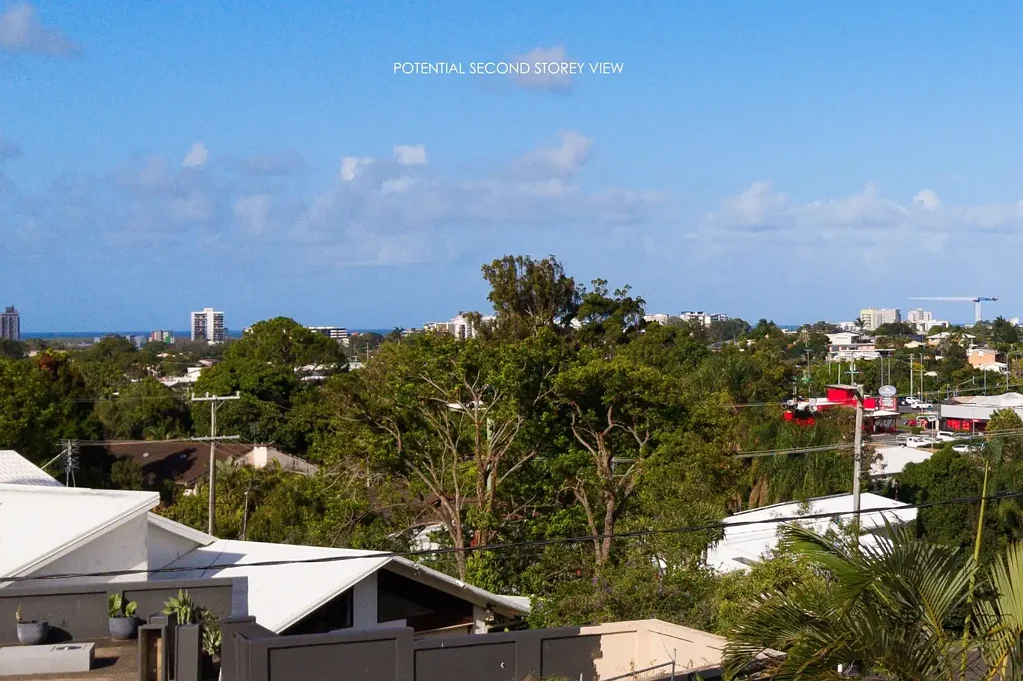 Maroochydore 3房  ELEVATED 908sqm WITH PANORAMIC VIEWS & FUTURE UPSIDE