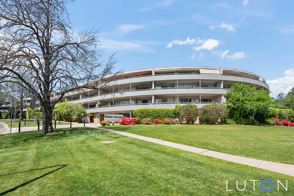 Fully Furnished, Bright & Spacious Griffith Gem