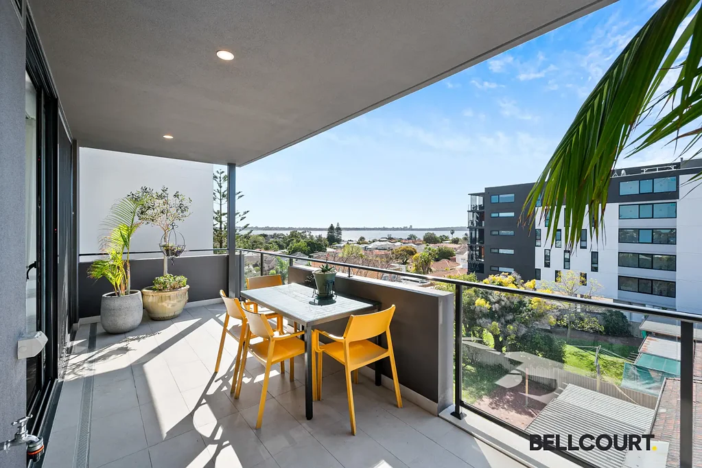 306/8 Henley Street, Como, WA 6152