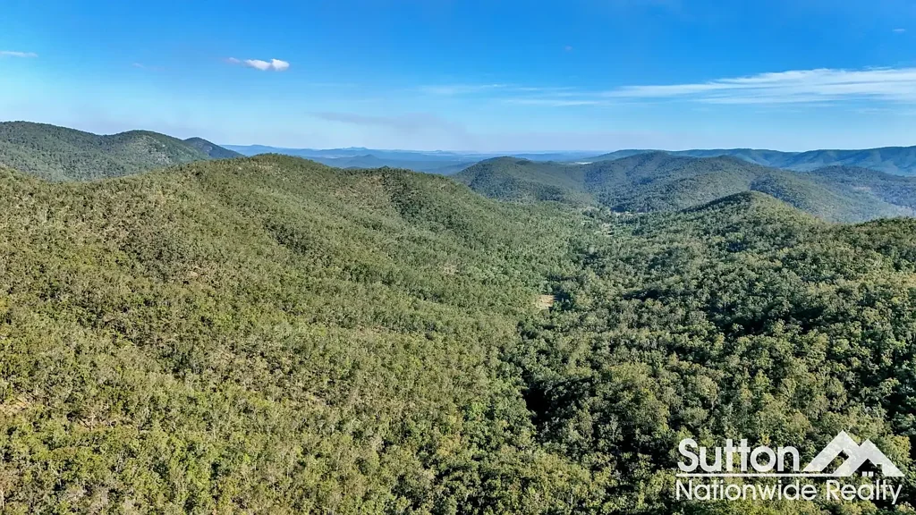 Mount Perry $1,300,000  - 2,210 Acres of Breeder Country & Tourism Potential