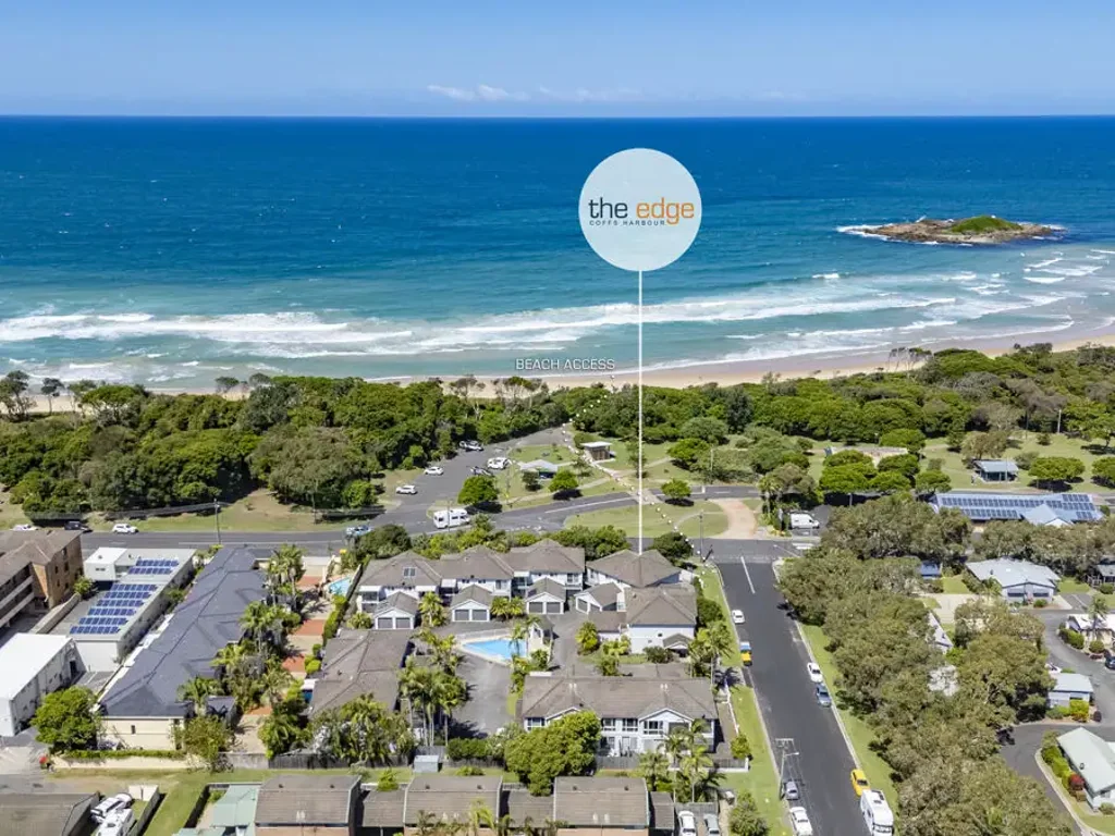 Coffs Harbour 5ห้องนอน 5 Bedroom Townhouse across the Road from the Beach...