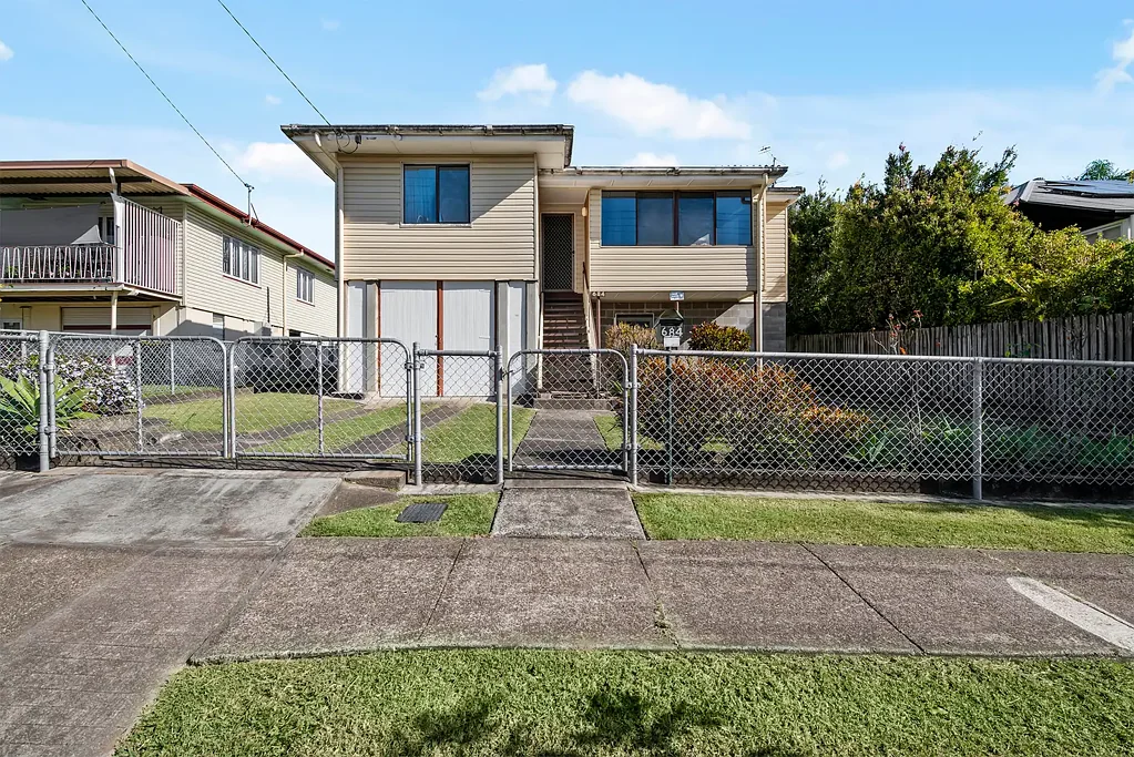 Chermside West 3chambre Endless Potential in a Prime Chermside West Location