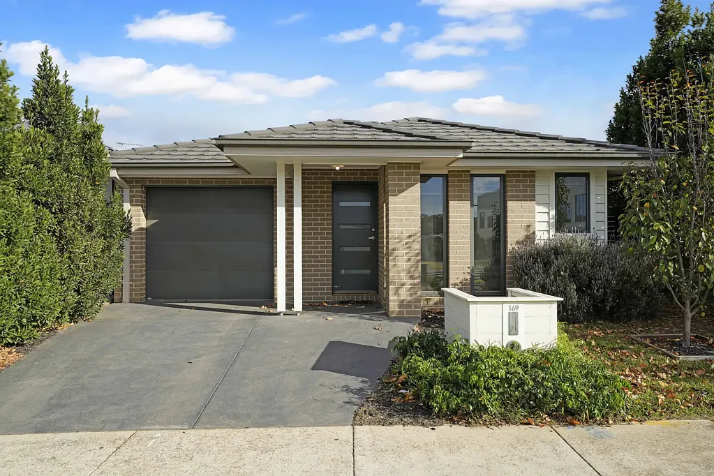 Established Setting, Easy Living in a Growing Pocket