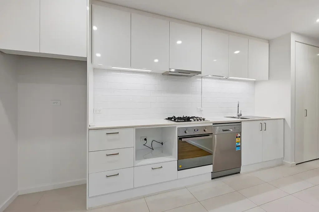 Ground Floor Apartment!