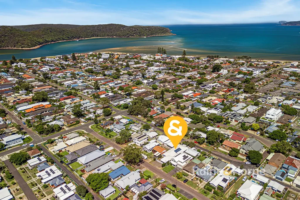 Umina Beach 5Phòng ngủ MULTI GENERATIONAL LIVING WITH DUAL STREET ACCESS