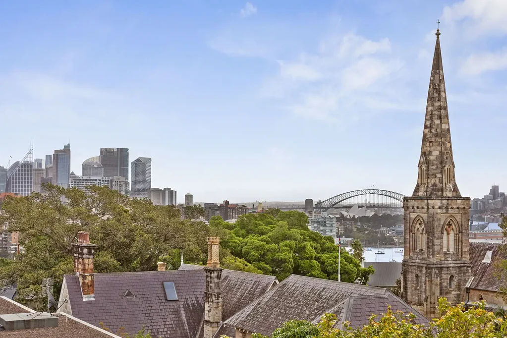 House-sized Apartment With Iconic Views