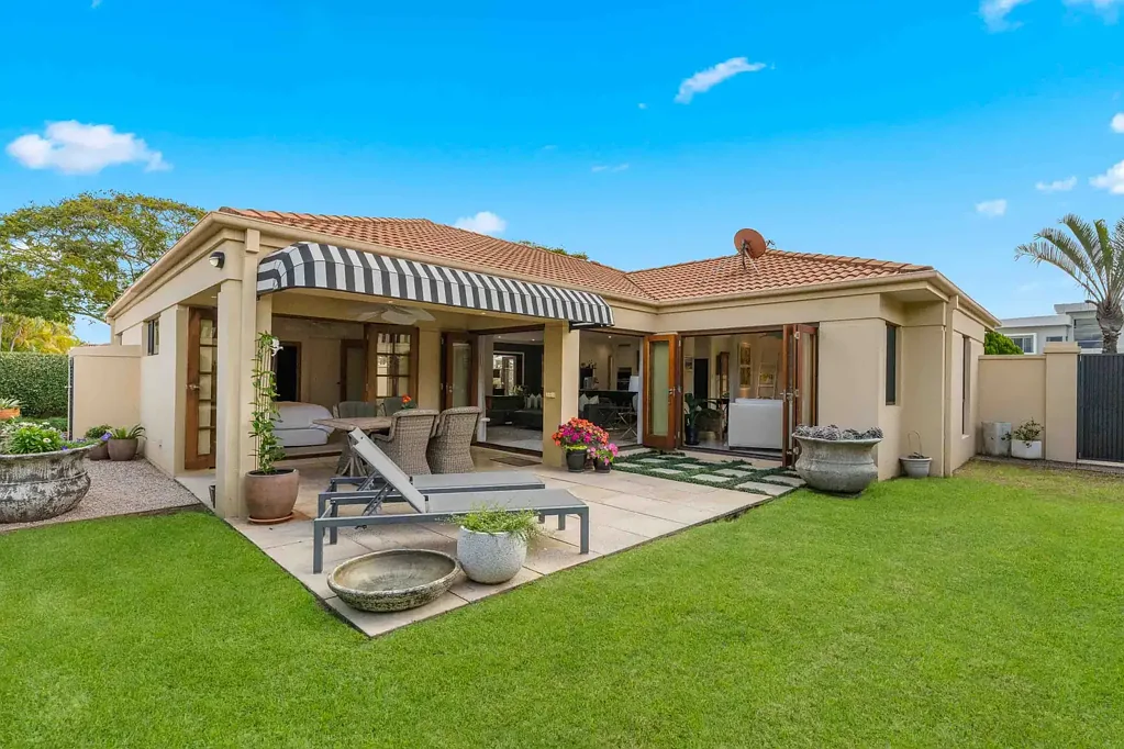 Hope Island 4房  SINGLE LEVEL CORNER BLOCK WITHIN GRACEMERE ESTATE