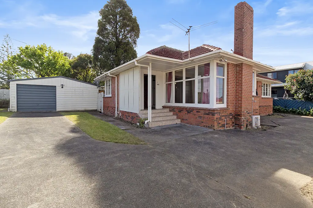 167 Te Atatu Road, Te Atatu South, Waitakere City, Auckland