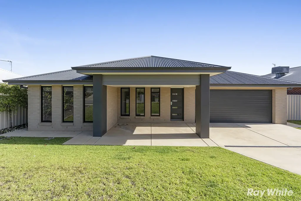 Stylish & Spacious Living in Prime Location
